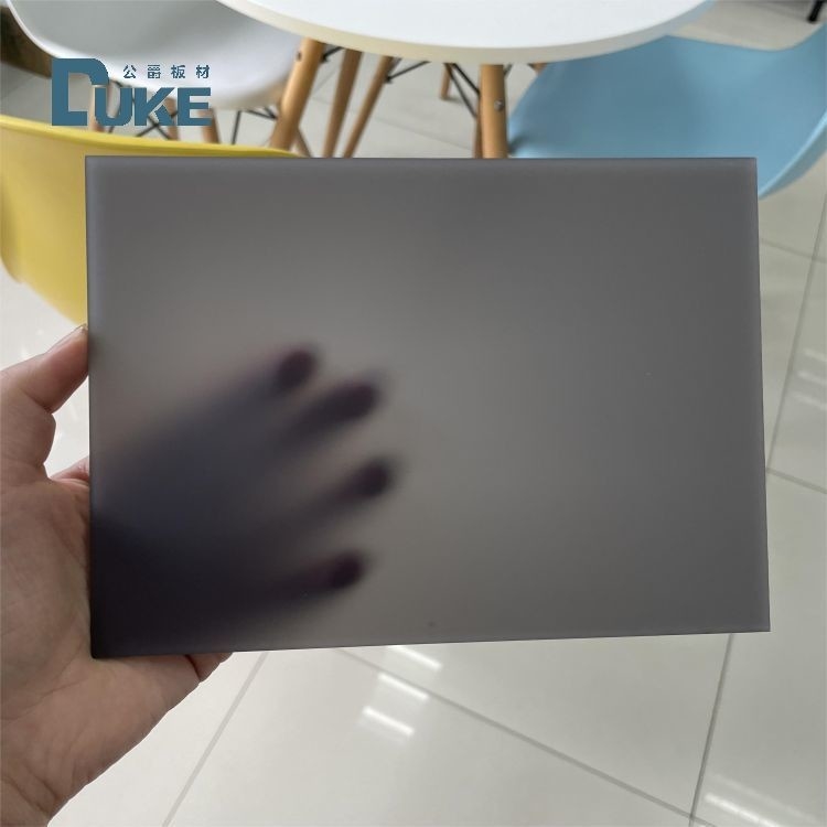 برچسب های آکریلیک پلاستیکی رنگ سفید و سیاه صفحه شبانه در فضای باز تابلو شبانه شبانه